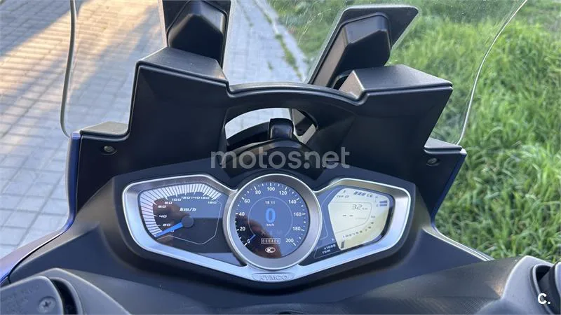 Kymco Xciting S 400 – Vista 6