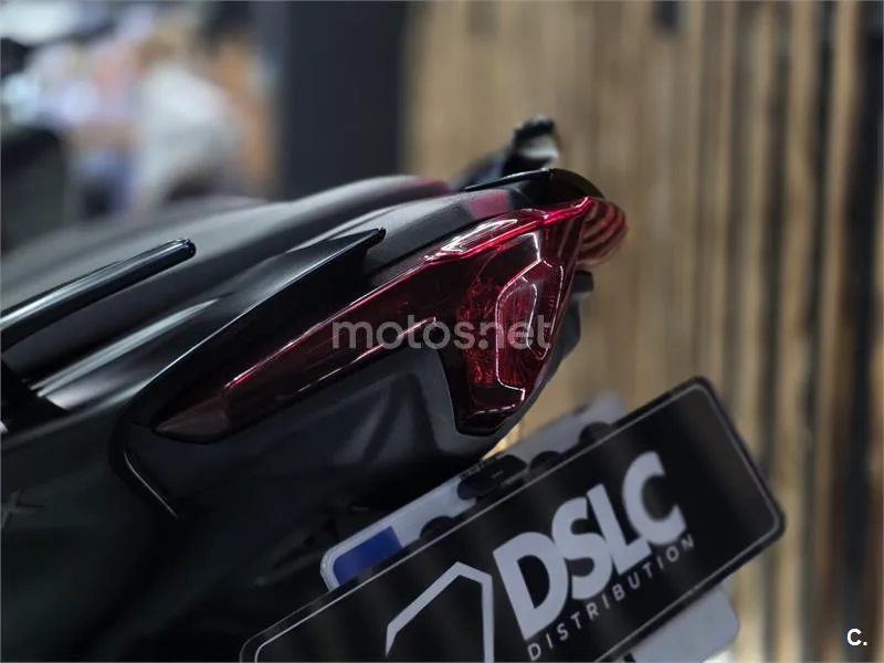 Yamaha TMAX 560 – Vista 18