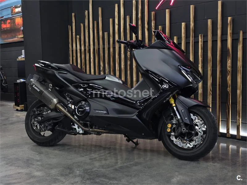 Yamaha TMAX 560 – Vista 3