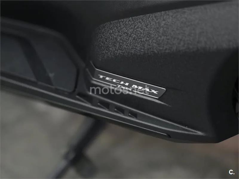 Yamaha TMAX 560 – Vista 25