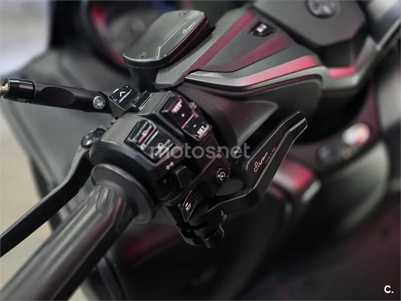 Yamaha TMAX 560 – Vista 26