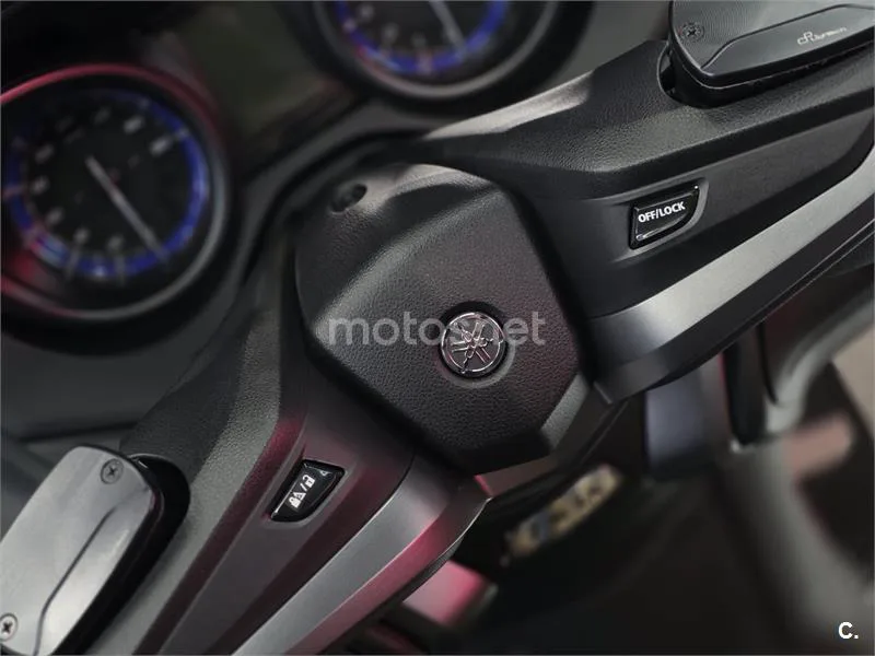 Yamaha TMAX 560 – Vista 27