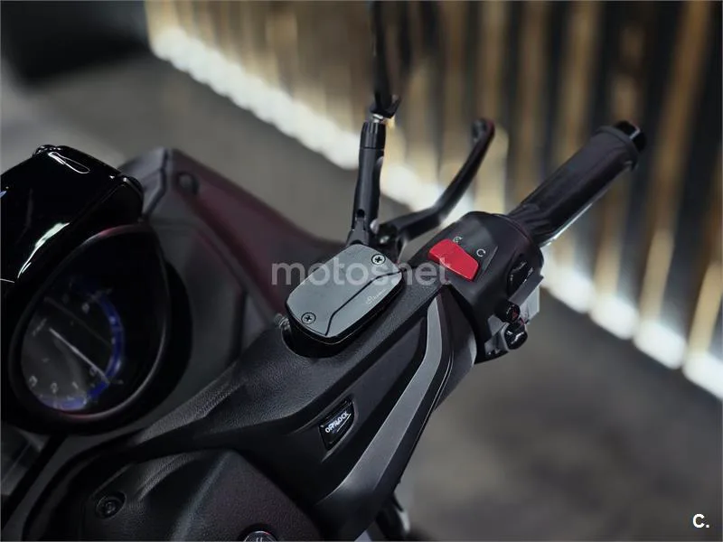 Yamaha TMAX 560 – Vista 31