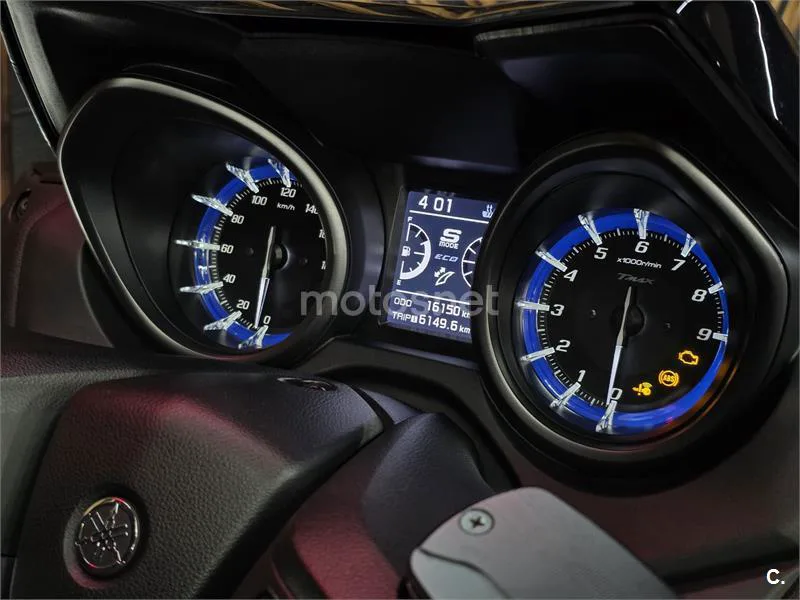 Yamaha TMAX 560 – Vista 10