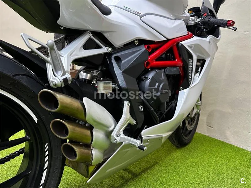 MV Agusta F3 675 – Vista 8