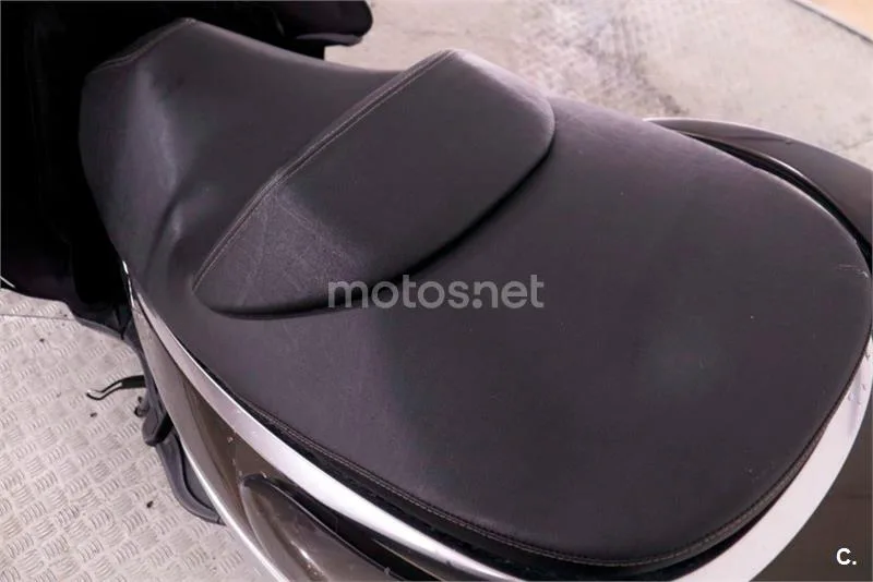 Piaggio X10 350 – Vista 12