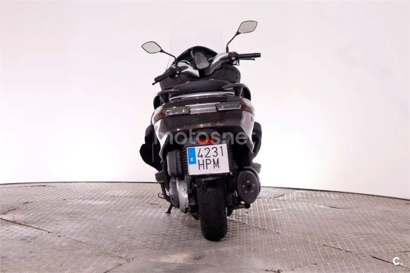 Piaggio X10 350 – Vista 6