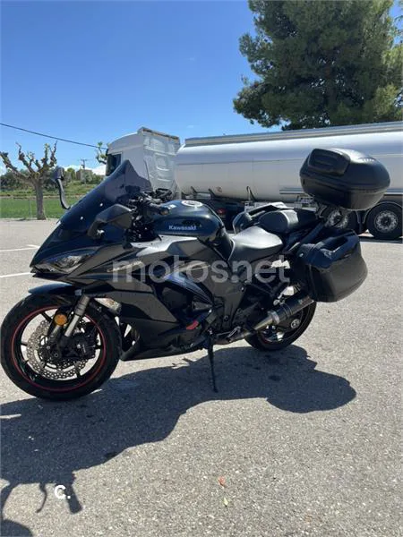 Kawasaki Z 1000 SX – Vista 6