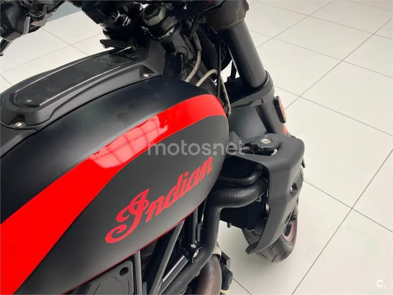 Indian FTR 1200 – Vista 11