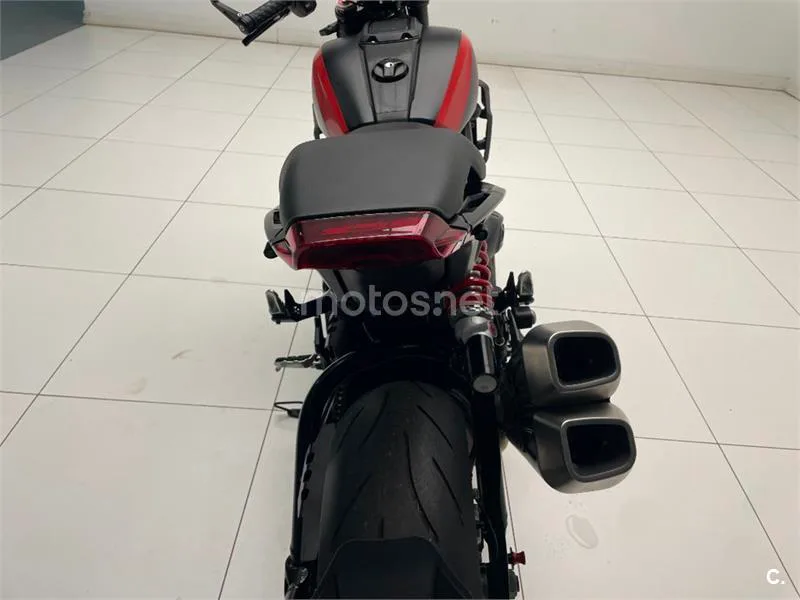 Indian FTR 1200 – Vista 12