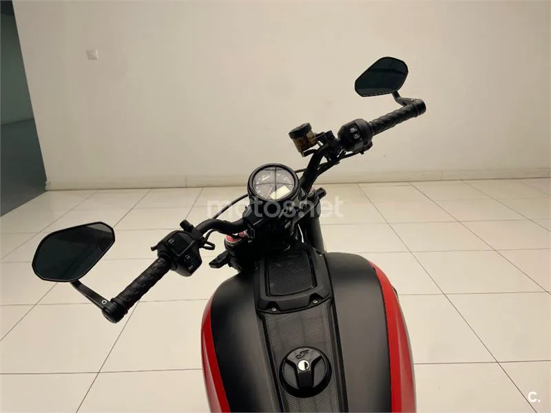 Indian FTR 1200 – Vista 13