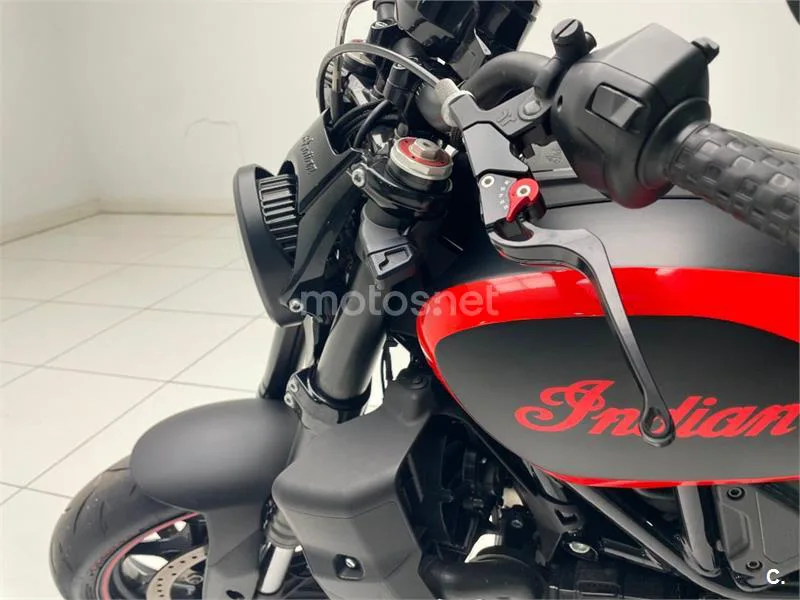 Indian FTR 1200 – Vista 15