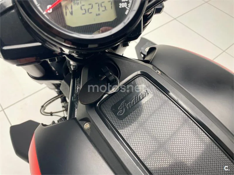 Indian FTR 1200 – Vista 19