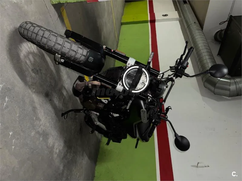 Husqvarna Svartpilen 125 – Vista 4