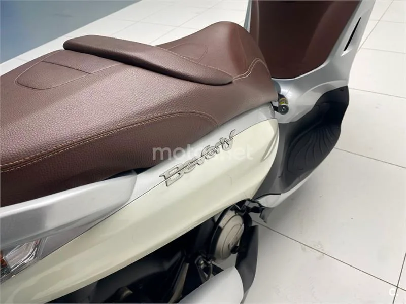 Piaggio Beverly 125 – Vista 10