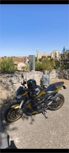 Kawasaki Z 750 – Vista 3