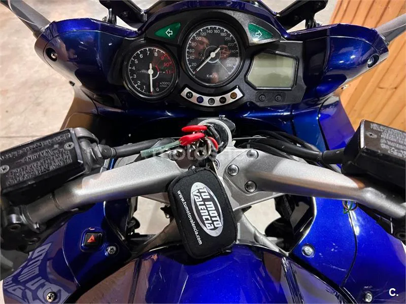 Yamaha FJR 1300 – Vista 70