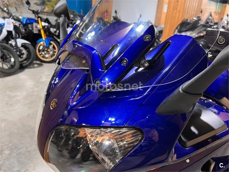 Yamaha FJR 1300 – Vista 75