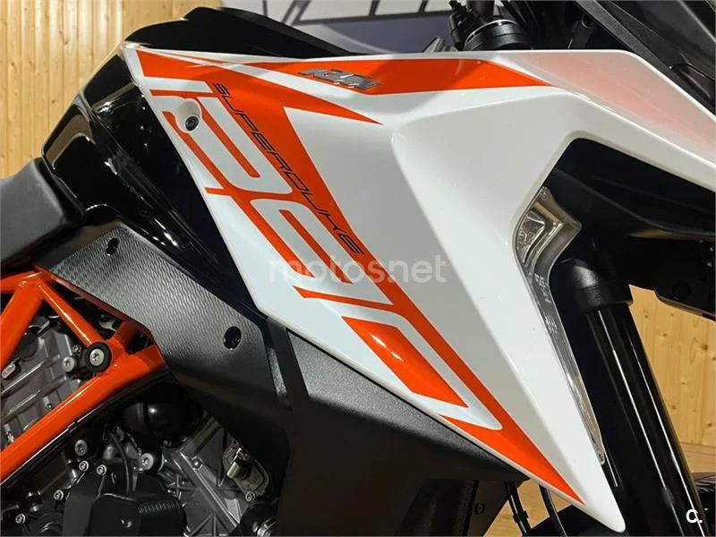 KTM 1290 Super Duke GT – Vista 11