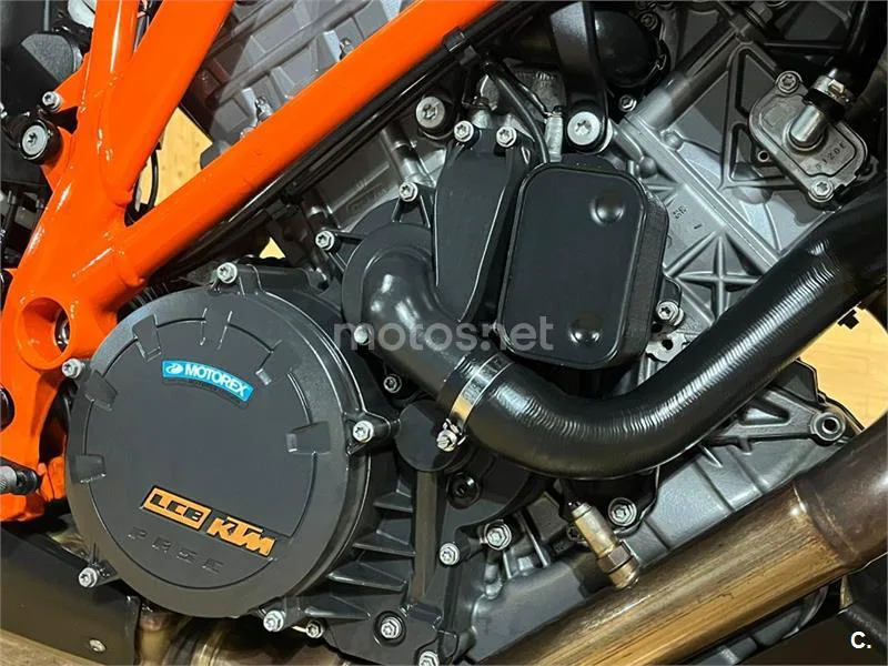 KTM 1290 Super Duke GT – Vista 15