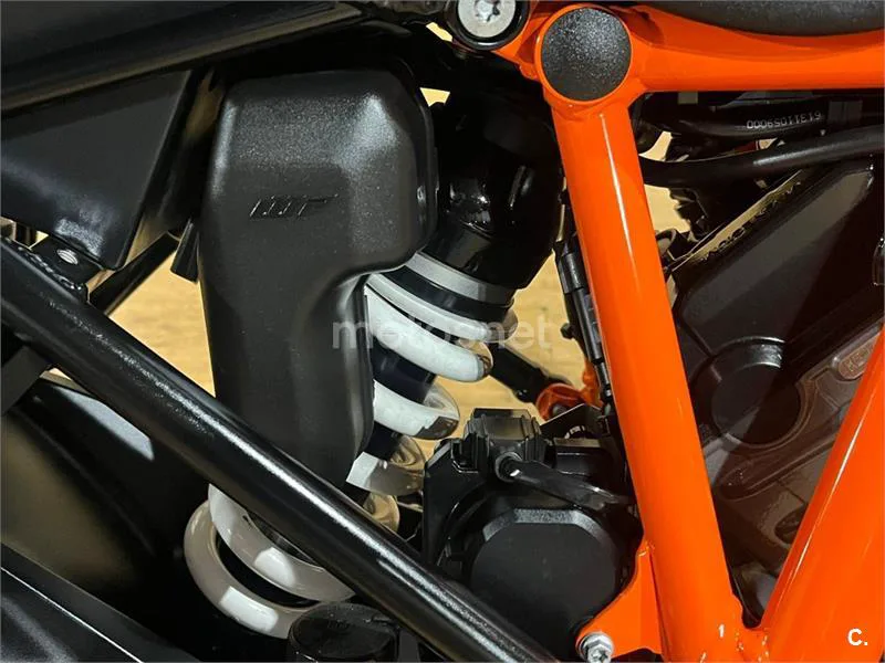 KTM 1290 Super Duke GT – Vista 17