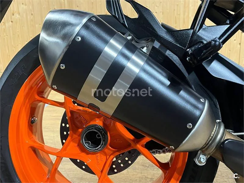 KTM 1290 Super Duke GT – Vista 18