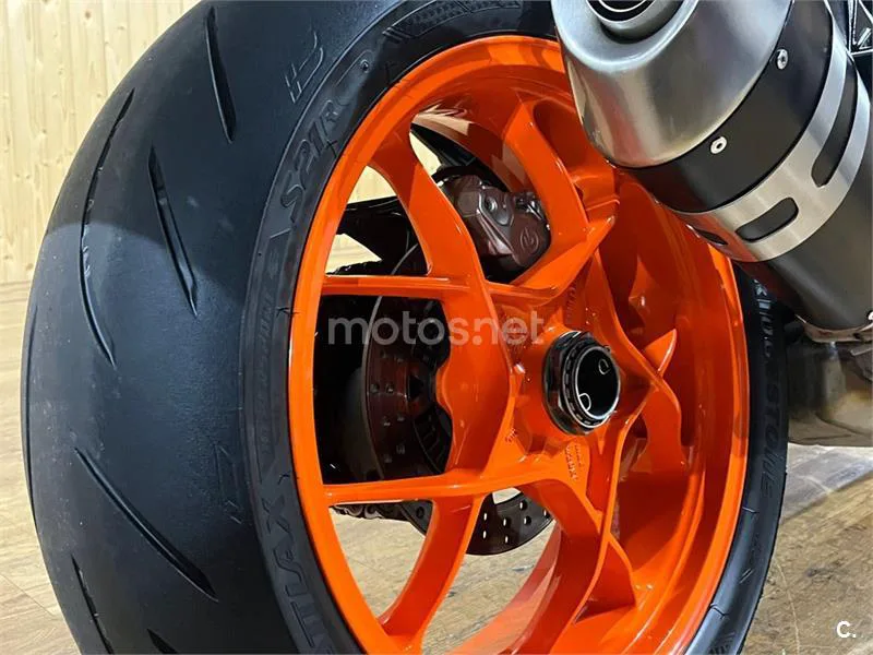 KTM 1290 Super Duke GT – Vista 20