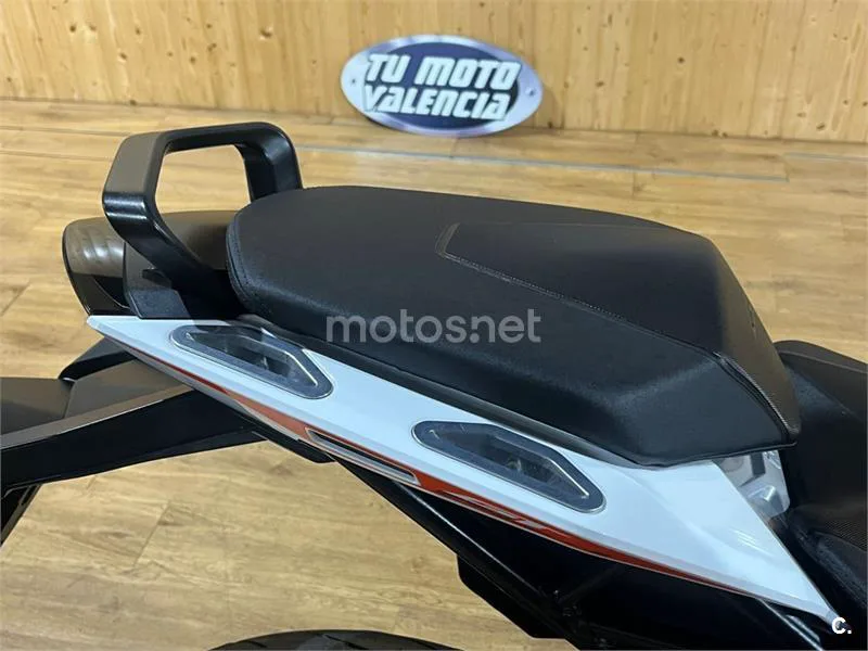 KTM 1290 Super Duke GT – Vista 21