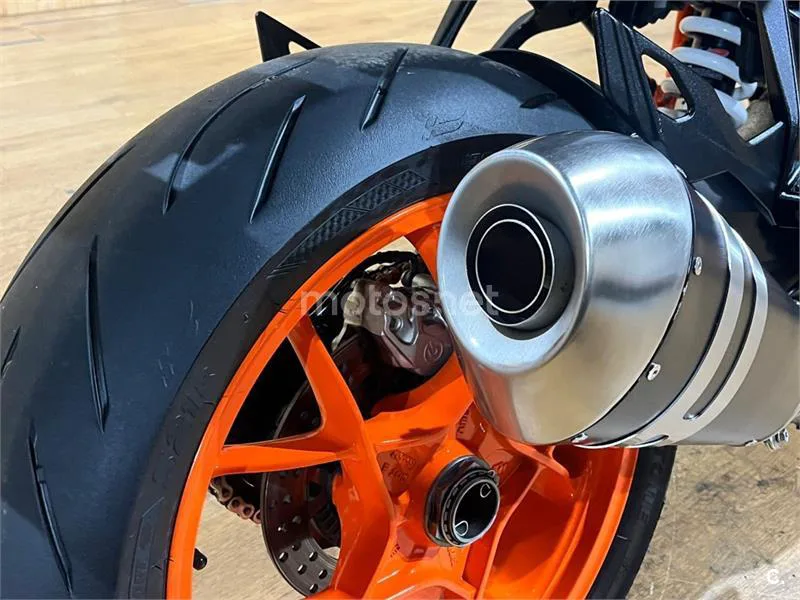 KTM 1290 Super Duke GT – Vista 22