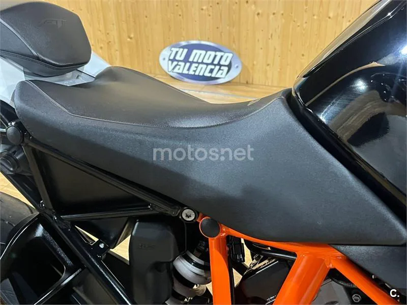 KTM 1290 Super Duke GT – Vista 25
