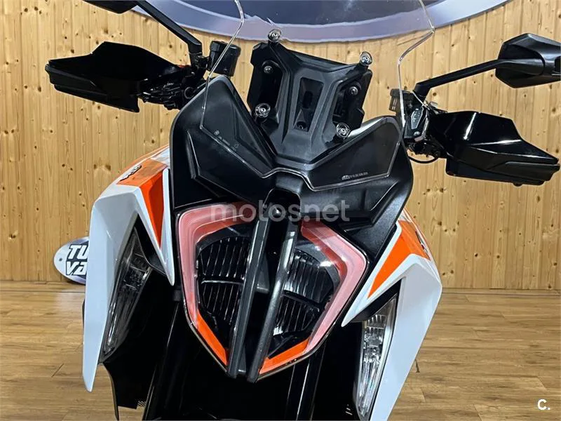 KTM 1290 Super Duke GT – Vista 29