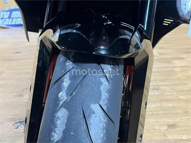 KTM 1290 Super Duke GT – Vista 32