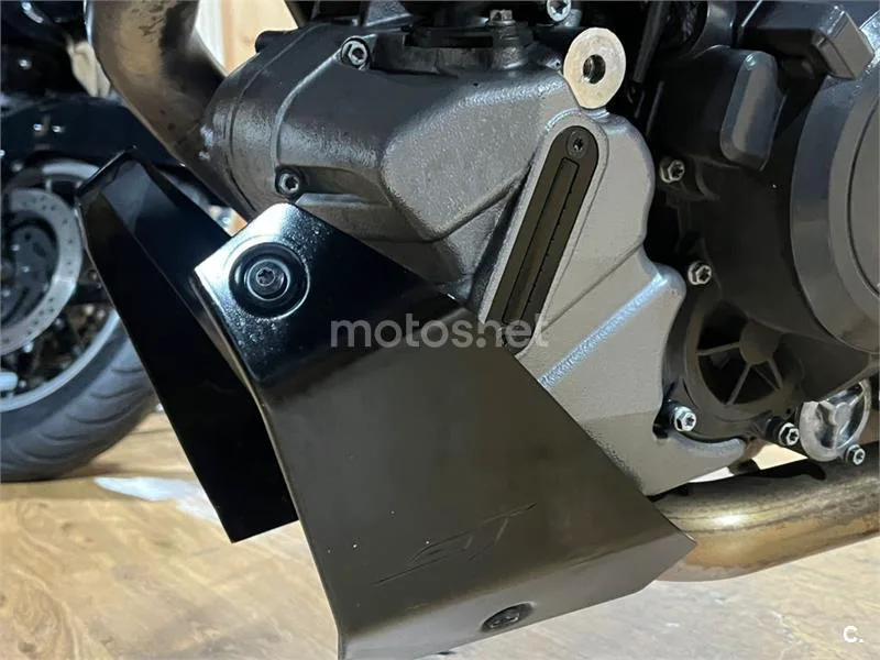 KTM 1290 Super Duke GT – Vista 35