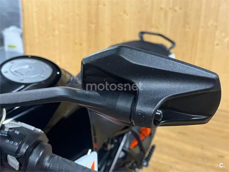 KTM 1290 Super Duke GT – Vista 40