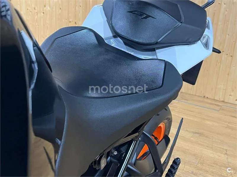 KTM 1290 Super Duke GT – Vista 41