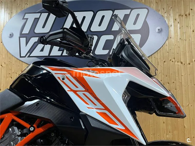 KTM 1290 Super Duke GT – Vista 6