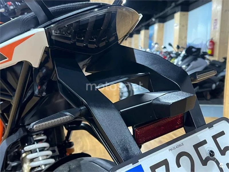 KTM 1290 Super Duke GT – Vista 52