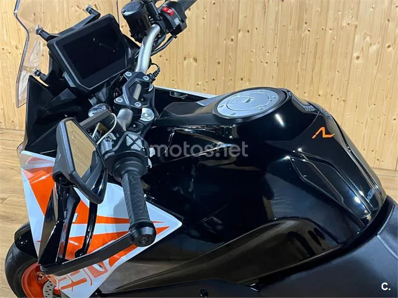 KTM 1290 Super Duke GT – Vista 53