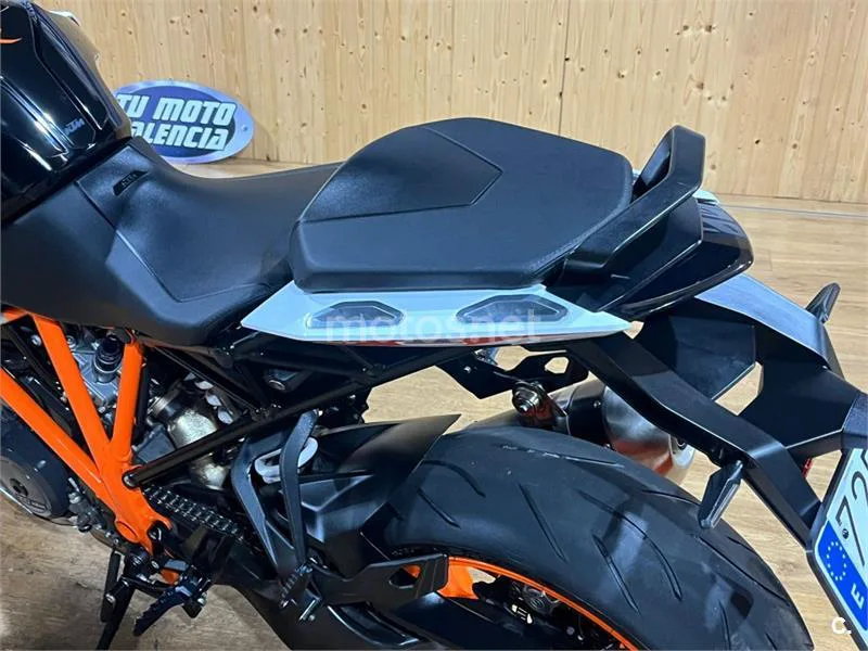 KTM 1290 Super Duke GT – Vista 54