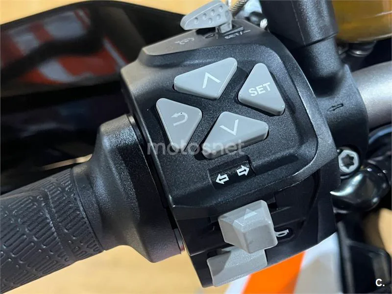 KTM 1290 Super Duke GT – Vista 56