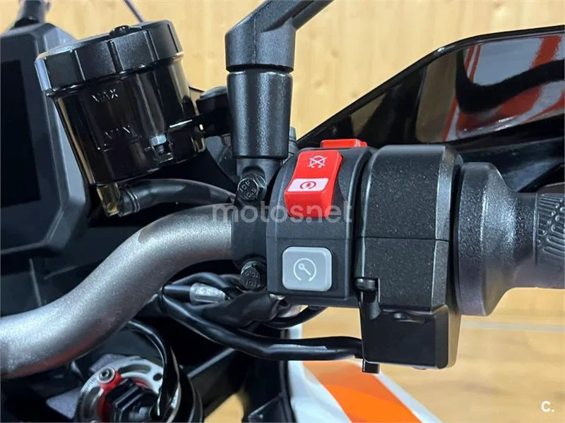 KTM 1290 Super Duke GT – Vista 57
