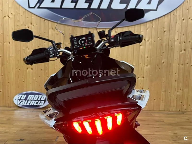 KTM 1290 Super Duke GT – Vista 60