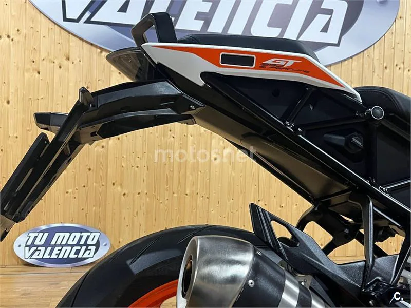 KTM 1290 Super Duke GT – Vista 7