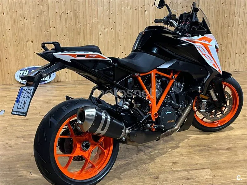 KTM 1290 Super Duke GT – Vista 65