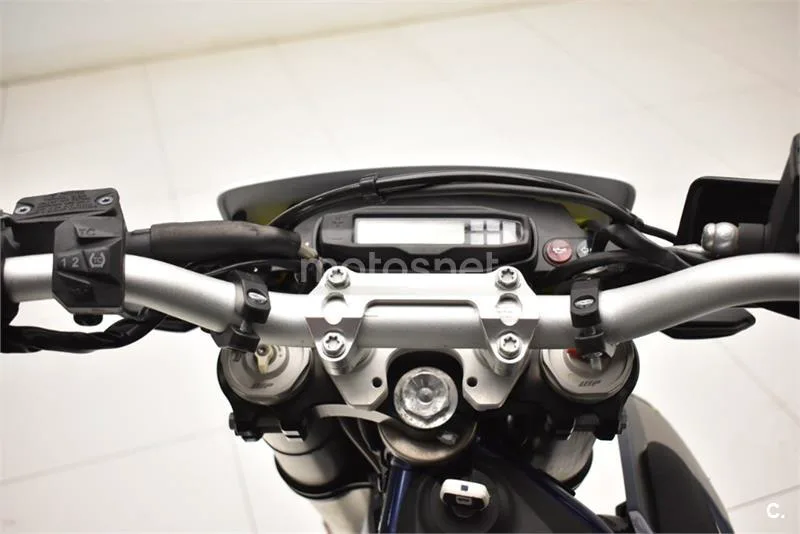 Husqvarna 701 Enduro – Vista 16