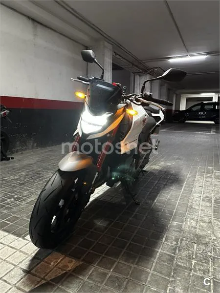 Honda CB 750 – Vista 4