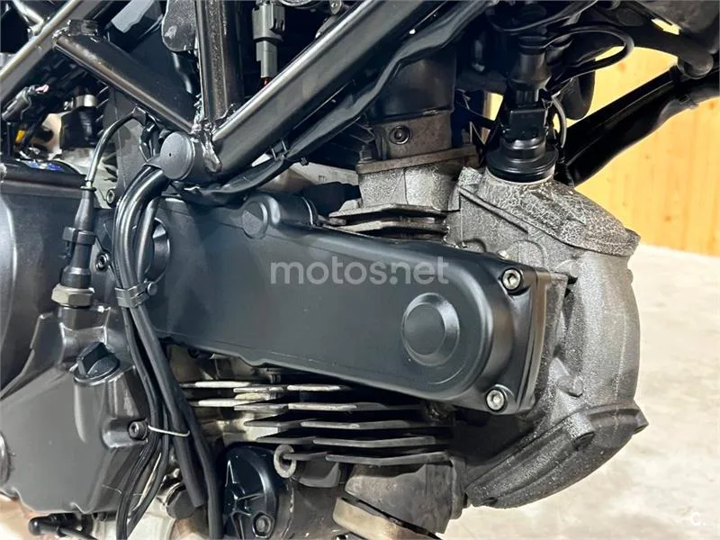Ducati Monster 695 – Vista 12