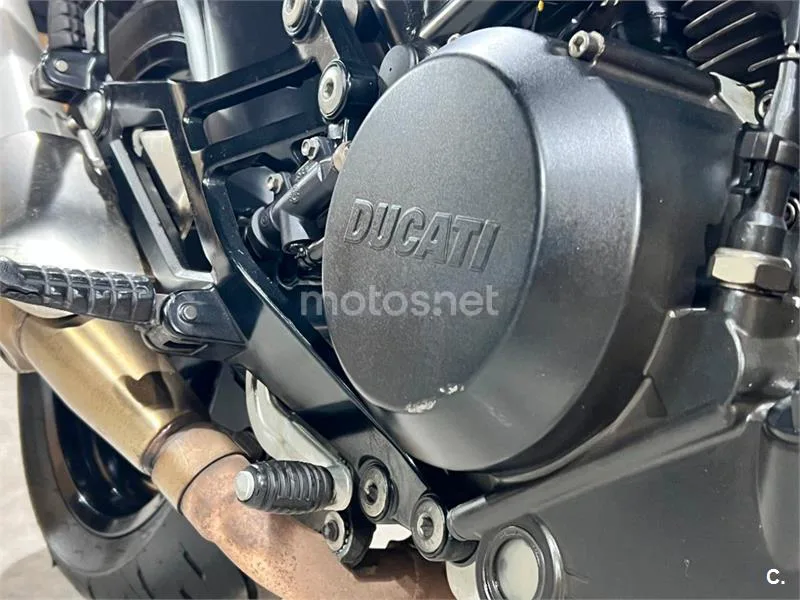 Ducati Monster 695 – Vista 13