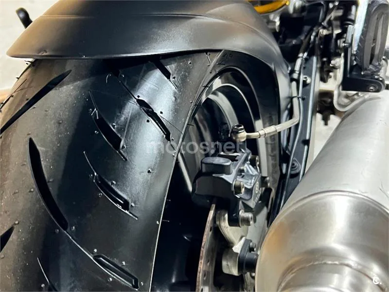 Ducati Monster 695 – Vista 18
