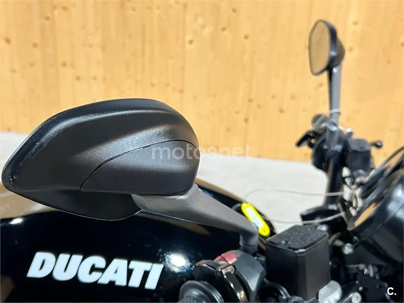 Ducati Monster 695 – Vista 25
